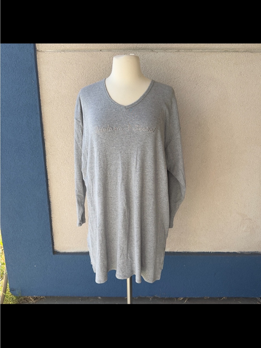 Vintage Victoria’s Secret Grey Long Sleeve Nightly